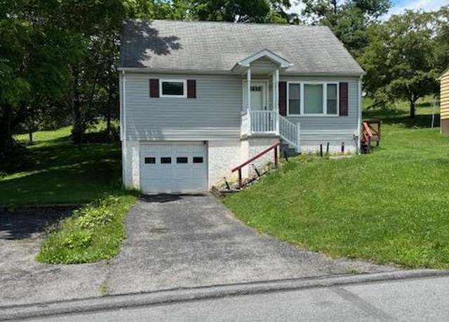 Property at 716 E Hartzell Ave, Altoona, PA 16602, 3 beds, 1.5 baths