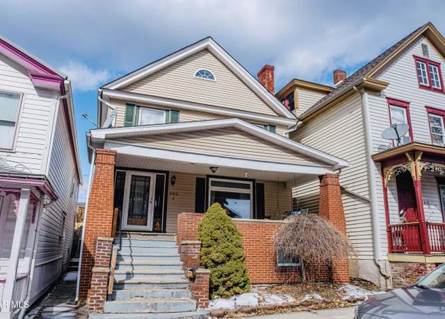Property at 305 Walnut St, Hollidaysburg, PA 16648, 3 beds, 1 bath