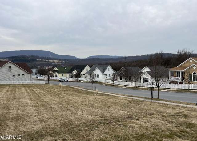 Property at 315 Holliday Hills Dr, Hollidaysburg, PA 16648