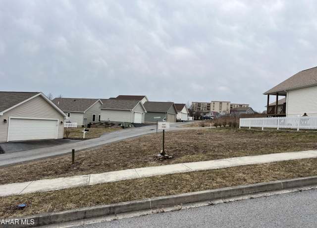 Property at 507 Golden Ln, Hollidaysburg, PA 16648