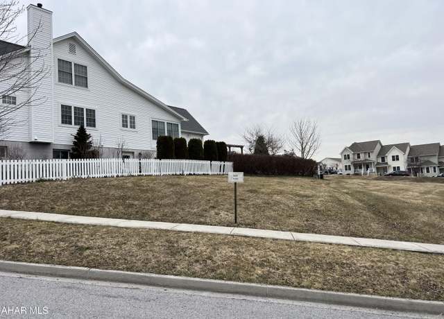 Property at 512 Golden Ln, Hollidaysburg, PA 16648