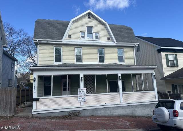 Property at 1320 16th Ave, Altoona, PA 16601, 5 beds, 1 bath