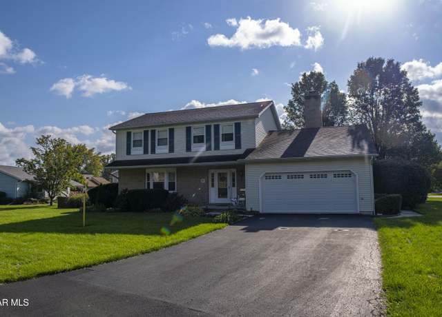 Property at 317 Tree Ln, Duncansville, PA 16635, 3 beds, 2.5 baths