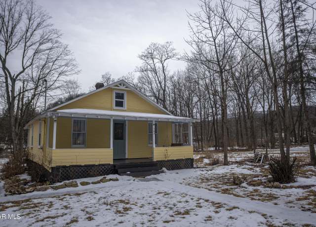 Property at 143 Rider Farm Rd, Altoona, PA 16601, 2 beds, 1 bath