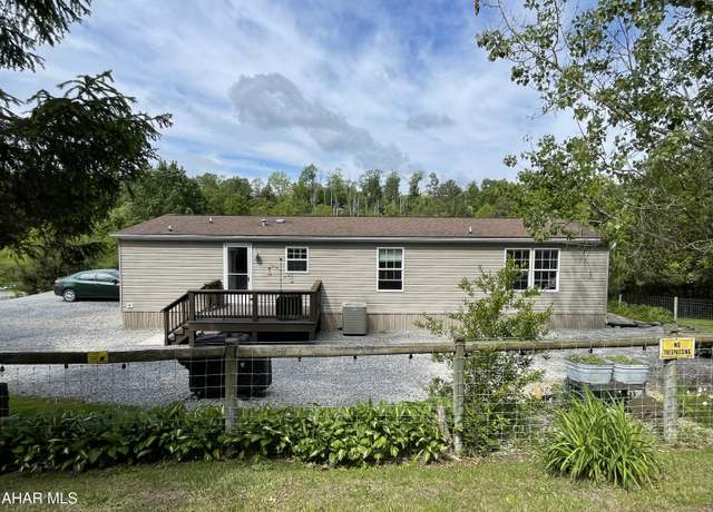 Property at 1916 Dutch Rd, Loretto, PA 15940, 3 beds, 2 baths