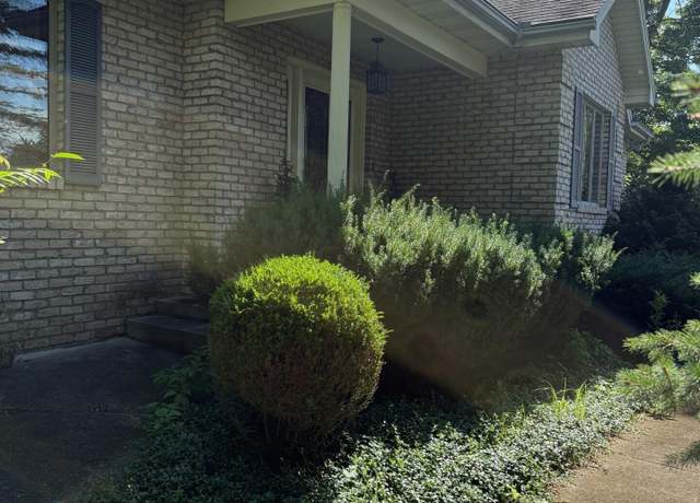 Property at 585 Overlook Dr, Hollidaysburg, PA 16648, 3 beds, 3 baths