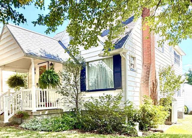 Property at 1410 Spruce St, Hollidaysburg, PA 16648, 4 beds, 3 baths