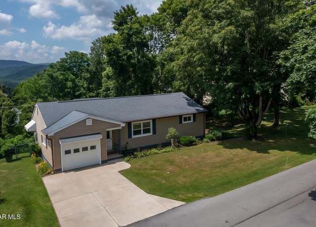 Property at 4916 5th Ave, Altoona, PA 16602, 2 beds, 1.5 baths