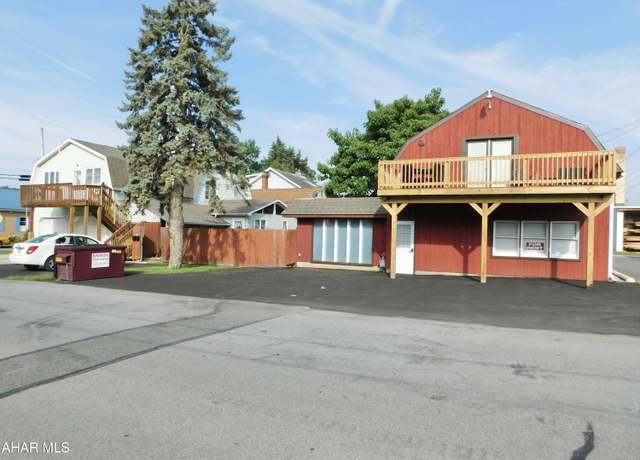Property at 125 Byron Ave, Altoona, PA 16602, 3 baths