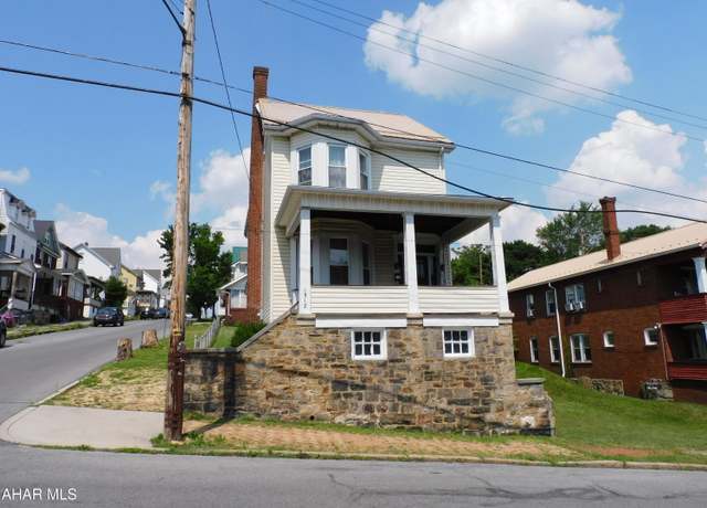 Property at 1518 13th St, Altoona, PA 16601, 2 baths