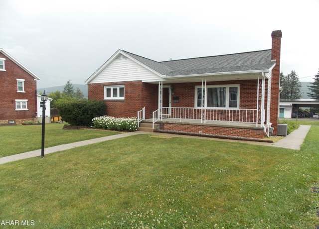 Property at 1909 Crawford Ave, Altoona, PA 16602, 3 beds, 2 baths