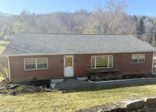 Property at 152 Baker Ln, Altoona, PA 16601, 3 beds, 2 baths