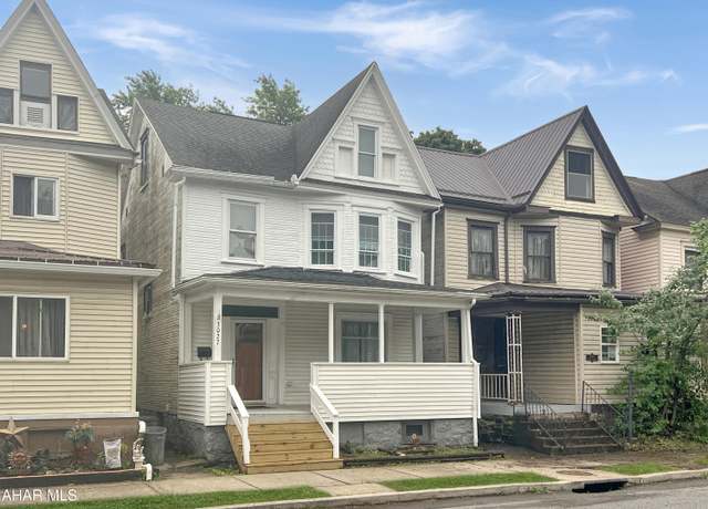 Property at 3027 Broad Ave, Altoona, PA 16601, 4 beds, 2.5 baths