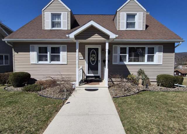 Property at 128 E 23rd Ave, Altoona, PA 16601, 4 beds, 2.5 baths