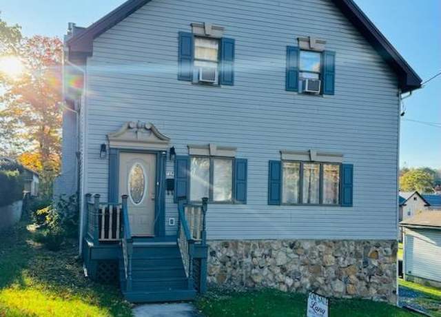 Property at 417 3rd St, Cresson, PA 16630, 4 beds, 3 baths