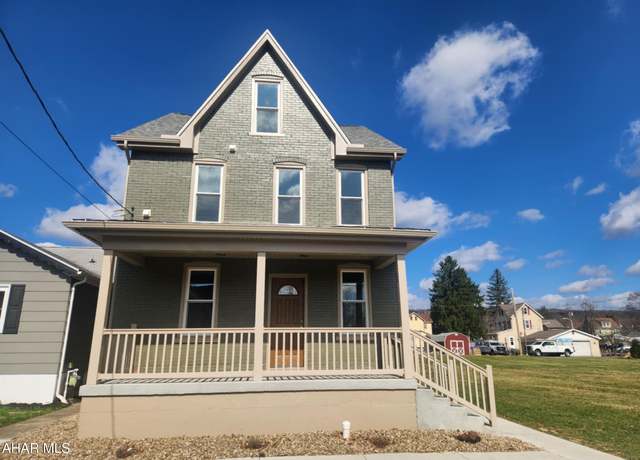 Property at 3100 Oak Ave, Altoona, PA 16601, 3 beds, 1 bath