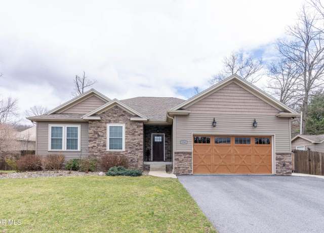 Property at 1541 Princeton Rd, Altoona, PA 16602, 3 beds, 3 baths