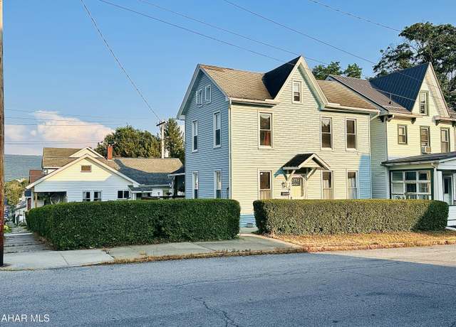 Property at 503 22nd Ave, Altoona, PA 16601, 3 beds, 1.5 baths