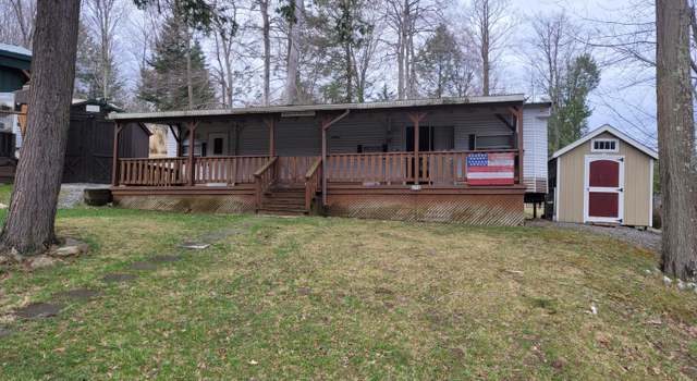 Photo of 102 Hawthorn Cir, Flinton, PA 16640