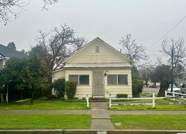 Property at 904 Lincoln St, Red Bluff, CA 96080, 2 beds, 1 bath