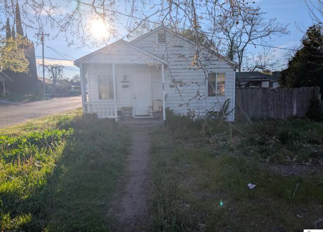 Property at 224 S Jackson St, Red Bluff, CA 96080, 3 beds, 1 bath