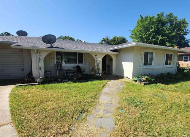 Property at 330 Linda Ct, Red Bluff, CA 96080, 3 beds, 2 baths