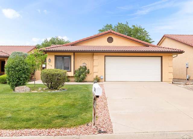 Property at 141 W Glenrose Dr, Pueblo West, CO 81007, 3 beds, 2 baths
