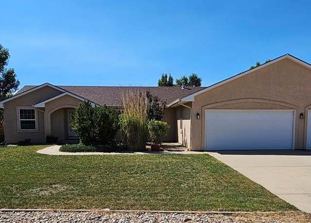 Property at 331 S Nicklaus Dr, Pueblo West, CO 81007, 5 beds, 3 baths