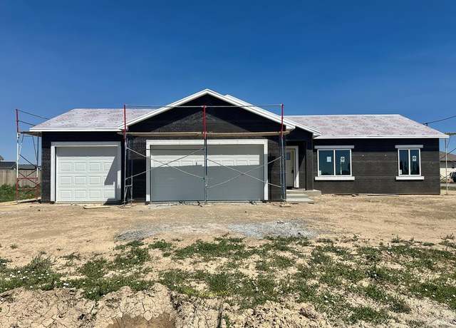 Property at 571 N Campbell Dr, Pueblo West, CO 81007, 3 beds, 2 baths