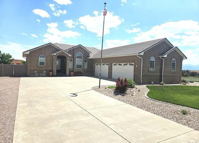 Property at 438 S Arriba Dr, Pueblo West, CO 81007, 5 beds, 3 baths