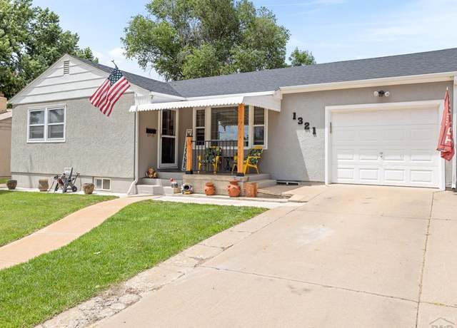 Property at 1321 Alexander Cir, Pueblo, CO 81001, 5 beds, 3 baths