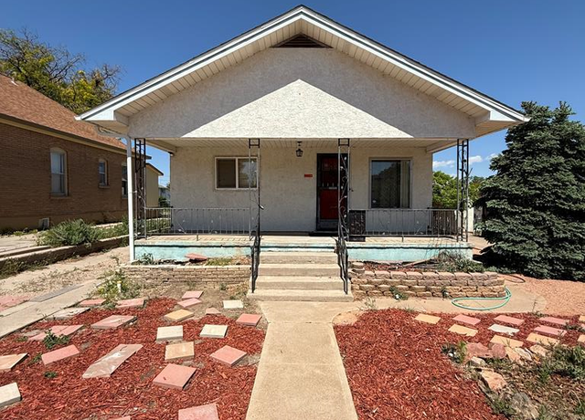 Property at 325 Washington St, Pueblo, CO 81004, 3 beds, 1 bath