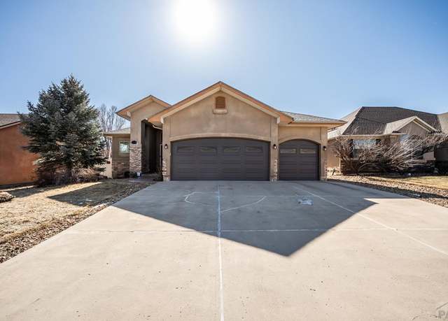 Property at 1710 Aquila Dr, Pueblo, CO 81008, 4 beds, 4 baths