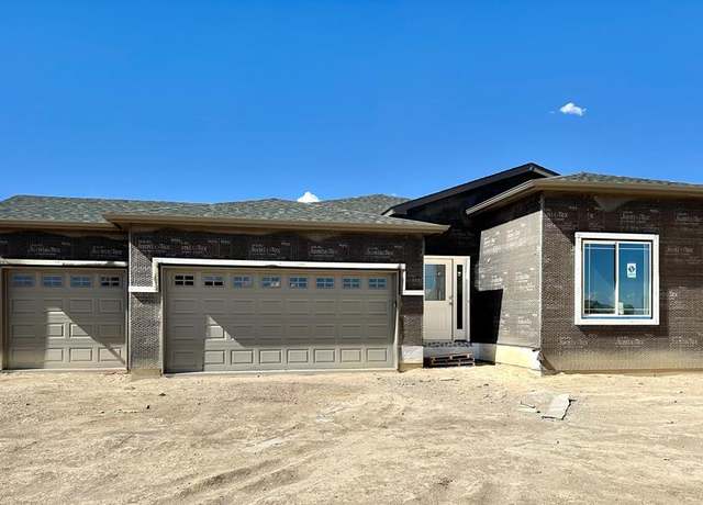 Property at 879 E Walden Dr, Pueblo West, CO 81007, 5 beds, 3 baths