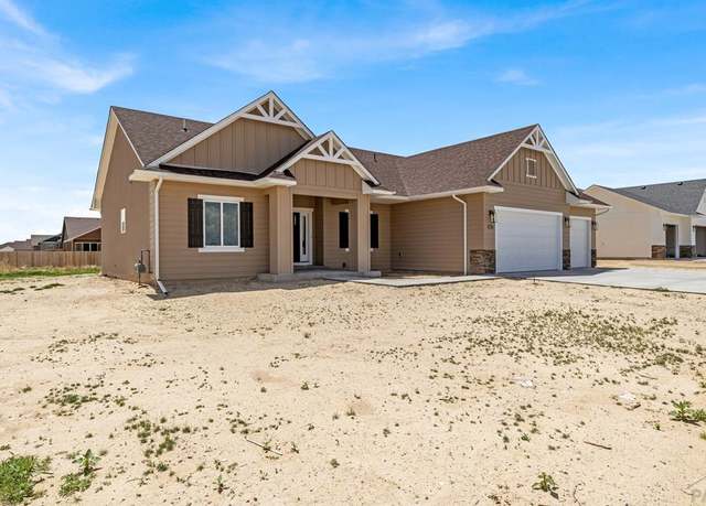 Property at 858 E Snyder Dr, Pueblo West, CO 81007, 3 beds, 3 baths
