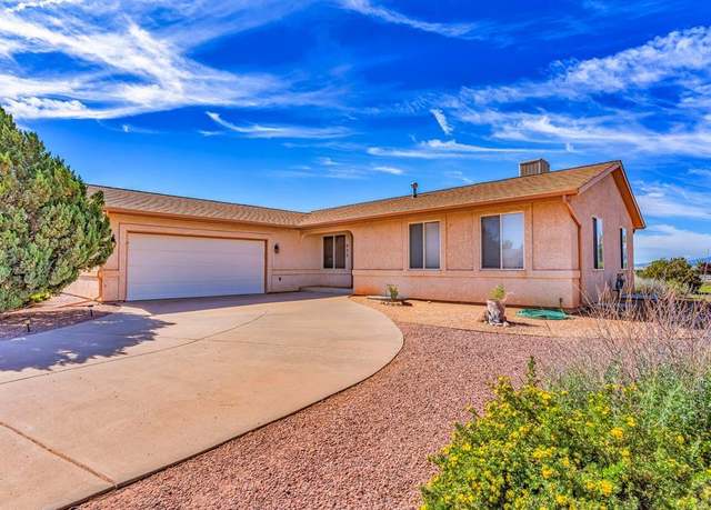 Property at 922 W Saguache Dr, Pueblo West, CO 81007, 4 beds, 3 baths