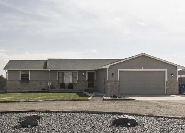 Property at 1108 W Meadowmoor Dr, Pueblo West, CO 81007, 3 beds, 2 baths