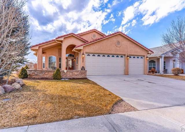 Property at 933 Aspencrest Dr, Pueblo, CO 81005, 4 beds, 3 baths