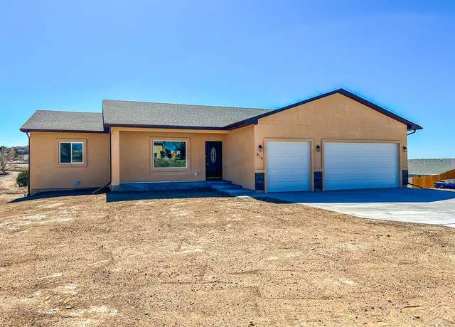 Property at 914 S Greenway Ave, Pueblo West, CO 81007, 3 beds, 3 baths