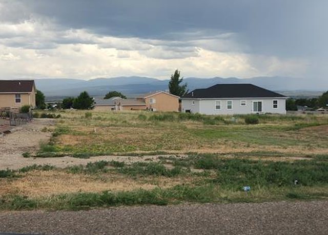 Property at 293 W Harmony Dr, Pueblo, CO 81007