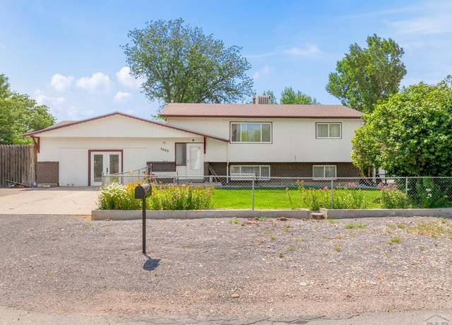 Property at 1505 Center Ln, Pueblo, CO 81006, 3 beds, 2 baths