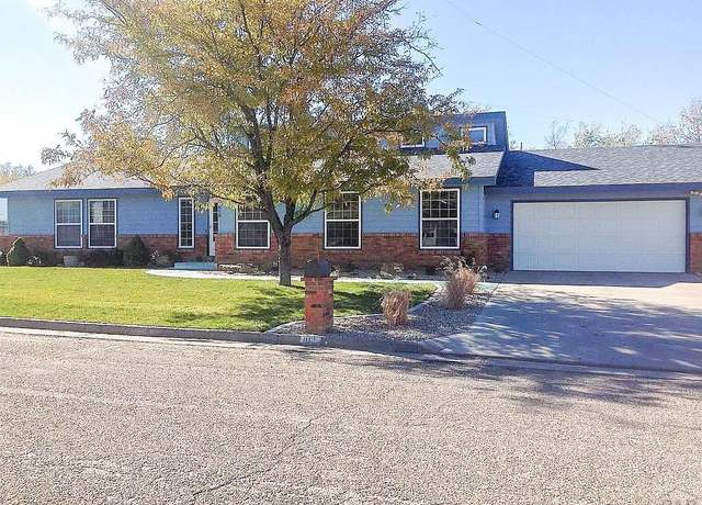 Property at 812 Willow Valley Dr, Lamar, CO 81052, 5 beds, 3 baths