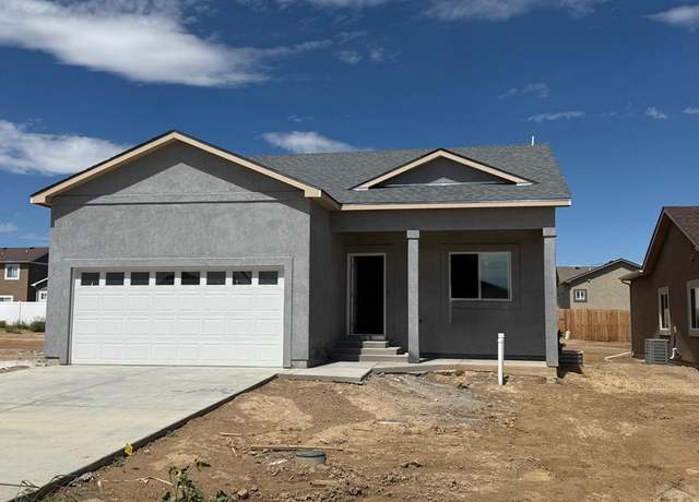 Property at 5221 Gannet Ln, Pueblo, CO 81008, 5 beds, 3 baths