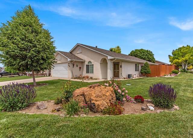 Property at 5048 Sage St, Pueblo, CO 81005, 3 beds, 2 baths