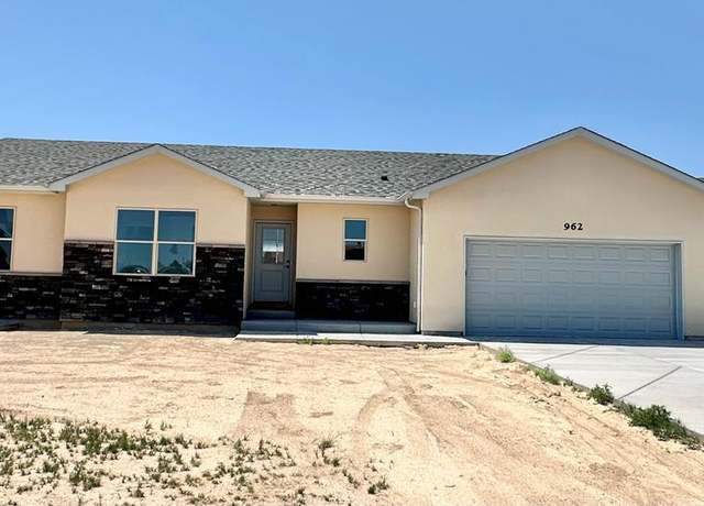 Property at 962 E Sandusky Dr, Pueblo West, CO 81007, 4 beds, 2 baths
