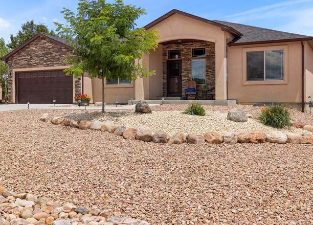 Property at 562 S Ferncliff Dr, Pueblo West, CO 81007, 3 beds, 2 baths