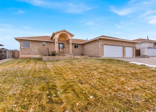 Property at 8 Pasadena Dr, Pueblo, CO 81005, 6 beds, 5 baths