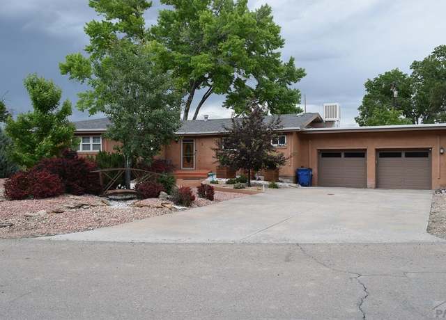 Property at 3 Twilight Ln, Pueblo, CO 81005, 4 beds, 4 baths