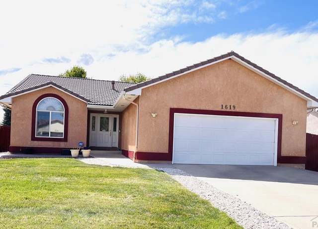 Property at 1619 Weatherby Ln, Pueblo, CO 81008, 4 beds, 3 baths