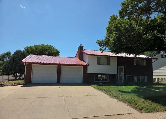 Property at 408 Oak Rd, Lamar, CO 81052, 4 beds, 2 baths